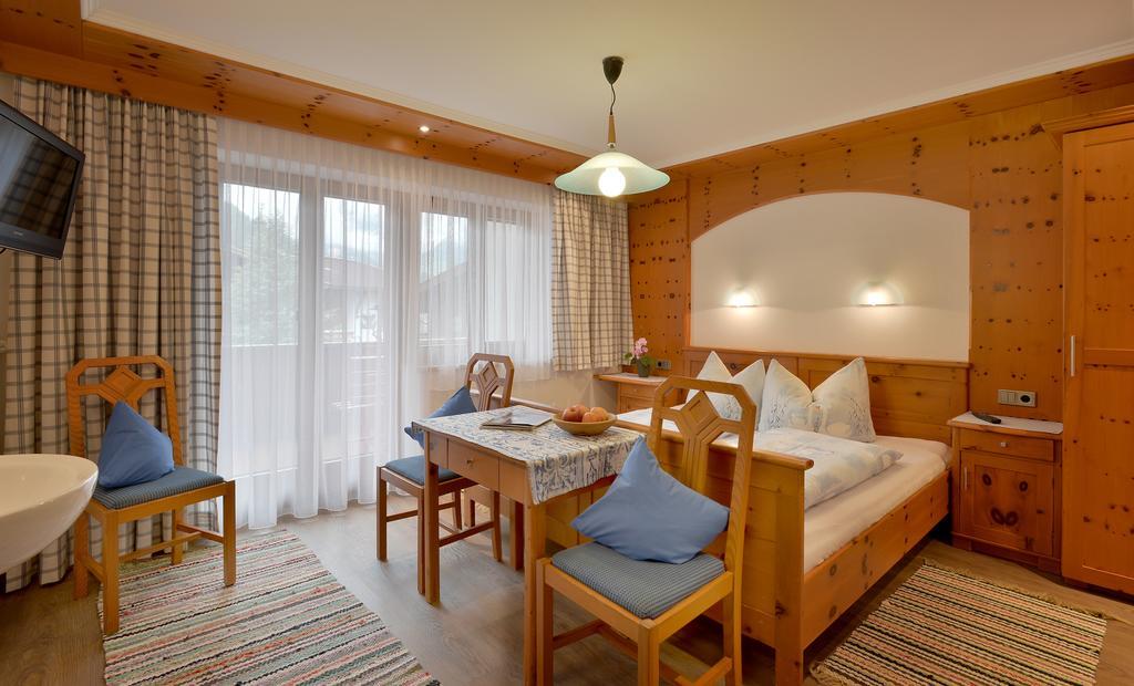 Hotel Haus Bergfriede à Mayrhofen Extérieur photo