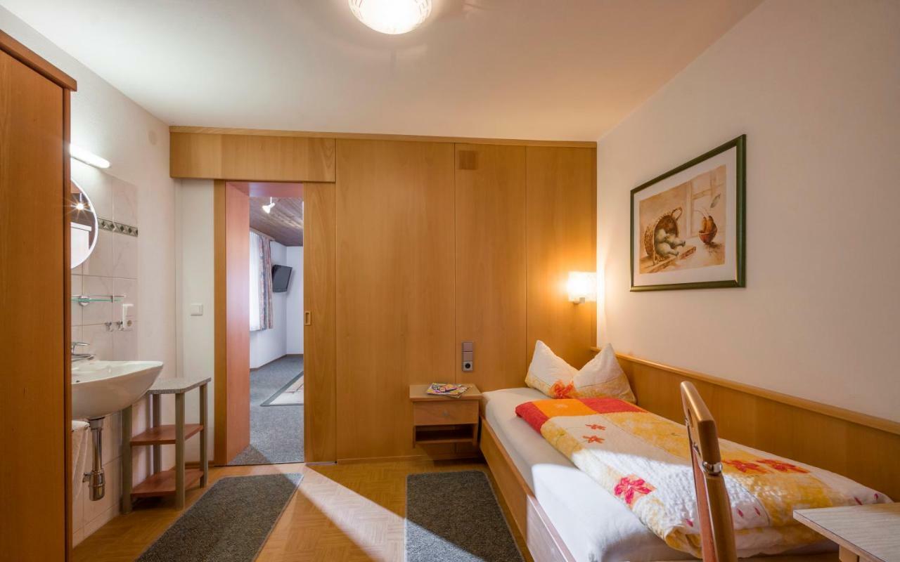 Hotel Haus Bergfriede à Mayrhofen Extérieur photo